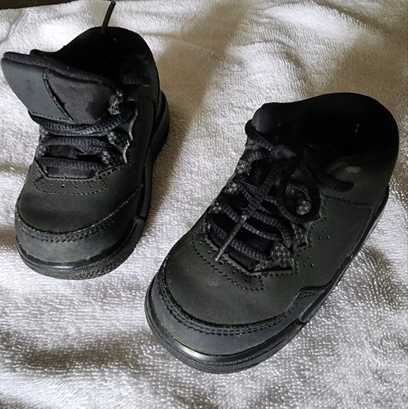 Black Baby Jordans Sneakers, Size 5 - Picture 2 of 5